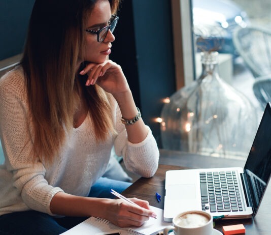 Pandada AI: Turns Plain Language To Instant Charts & Insights Managing Remote Software Engineers